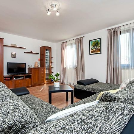 Apartment Nika Rovinj Exterior photo