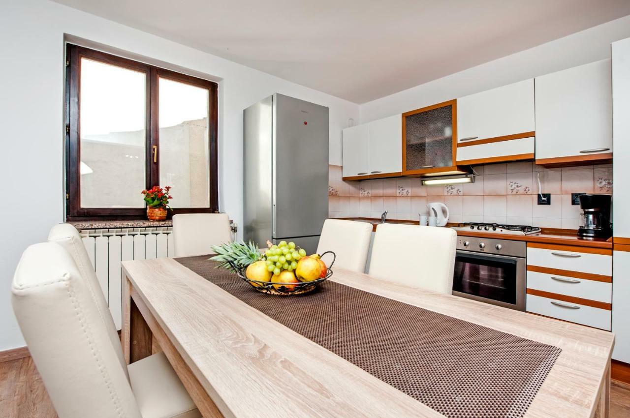 Apartment Nika Rovinj Exterior photo