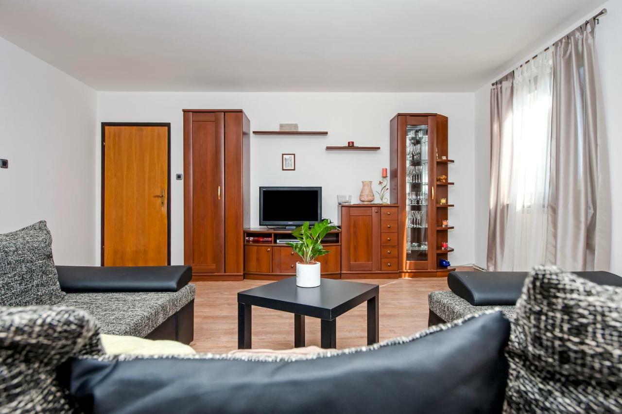 Apartment Nika Rovinj Exterior photo