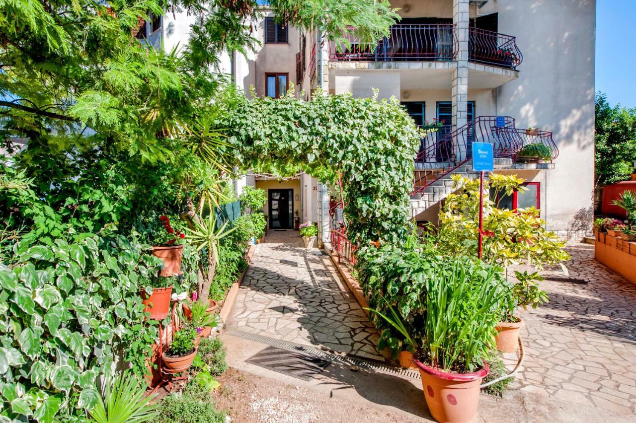 Apartment Nika Rovinj Exterior photo