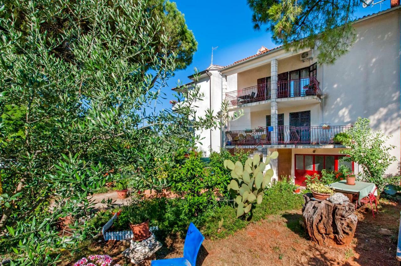 Apartment Nika Rovinj Exterior photo